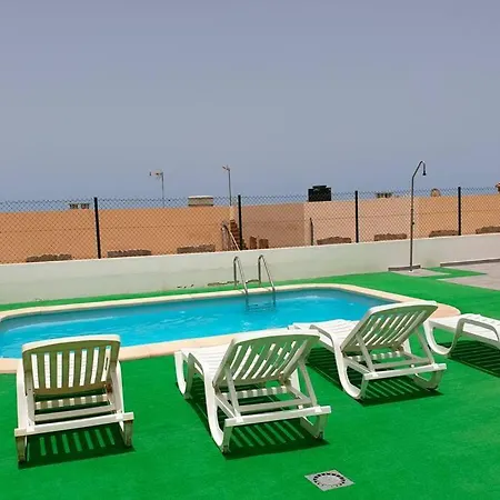 Chalet De 3 Habitaciones Con Piscina Privada * Пуэрто-дель-Росарио